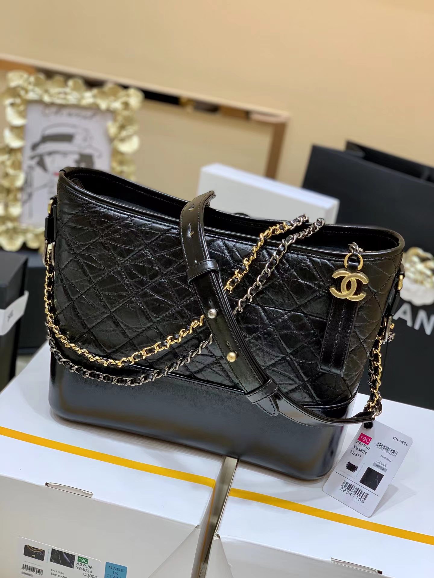 高端包包一手貨源批發(fā),男女包包批發(fā)廠家直銷(圖2)